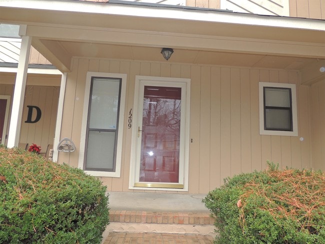 Building Photo - 1209 Huntsman Ct Rental