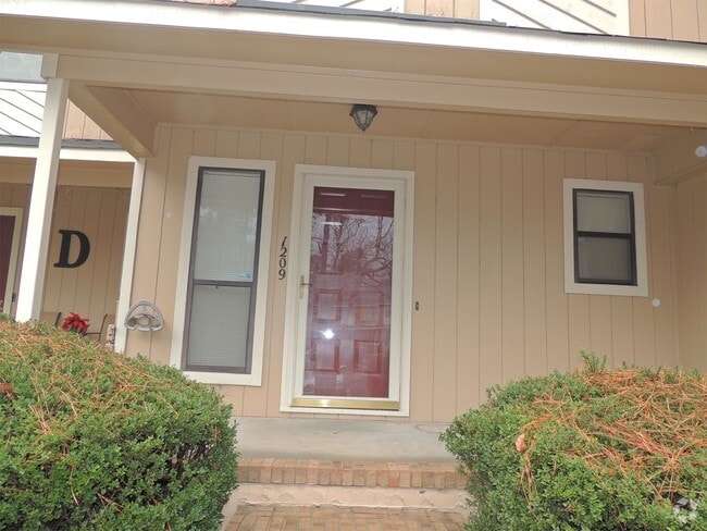 Building Photo - 1209 Huntsman Ct Rental