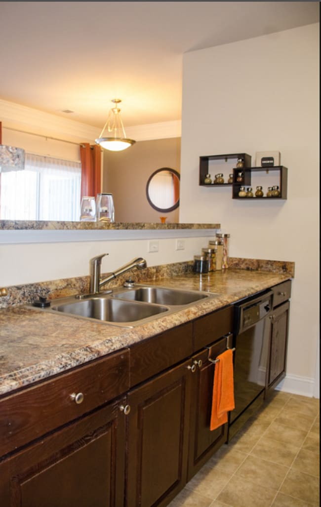 Eagle Harbor Apartments