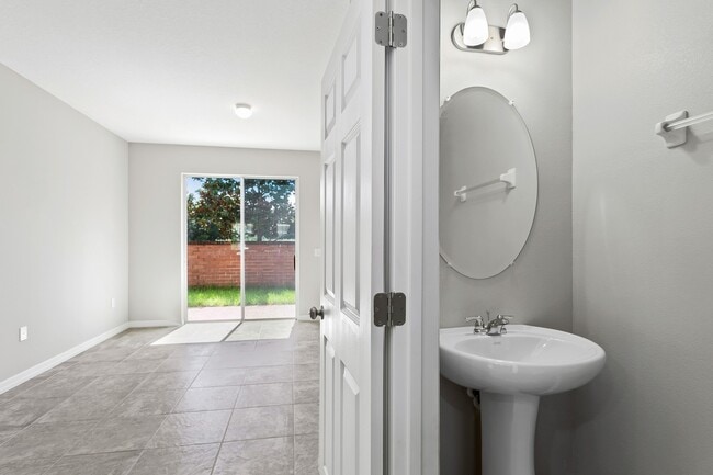 Photo - 4/2.5 Beautiful Energy Efficient Townhome in St. Cloud