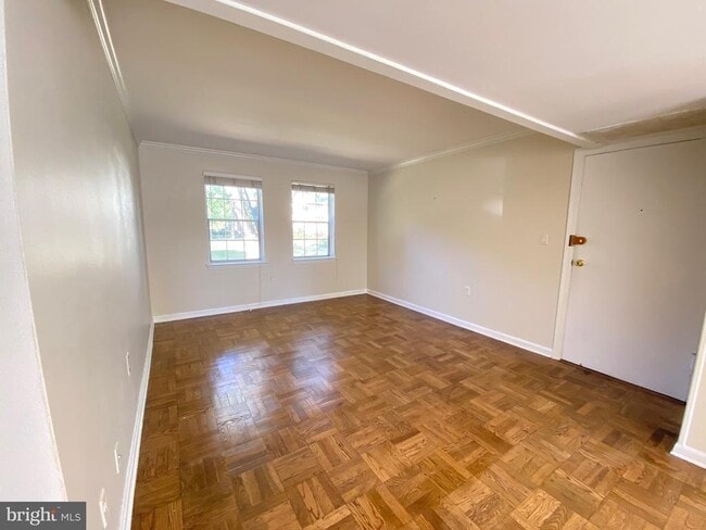 Building Photo - 6515 Potomac Ave Unit A2