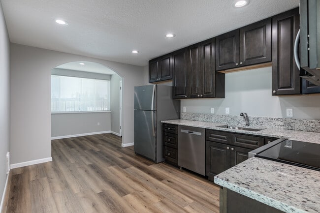 Photo - 2013 Columbia Blvd