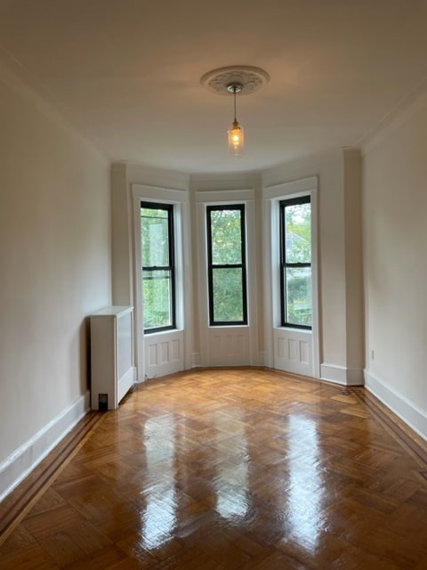 578 Bay Ridge Pky