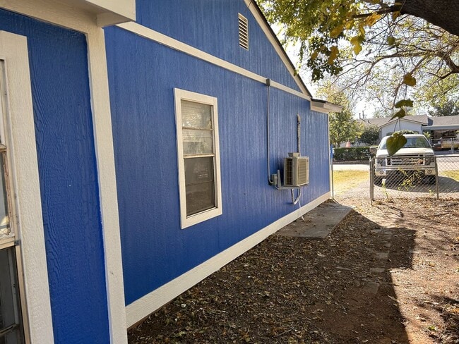 Photo - 2309 SW I Ave