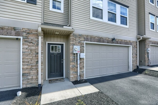 Photo - Newer build 2,000 sq ft 3/BR 2.5 bath luxury townhome