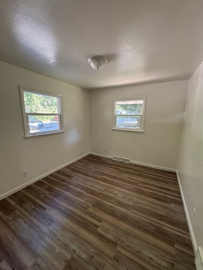 Photo - 725 S 5th St Unit Apartment 4