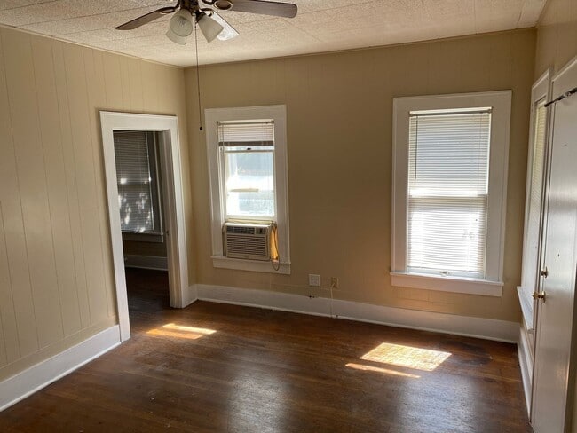 Photo - ONE BEDROOM ONE BATH