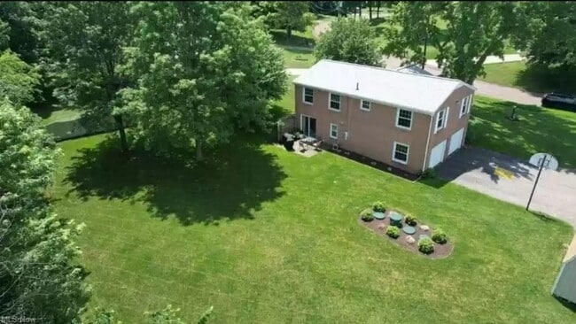 Photo - 1378 Devon Dr NW