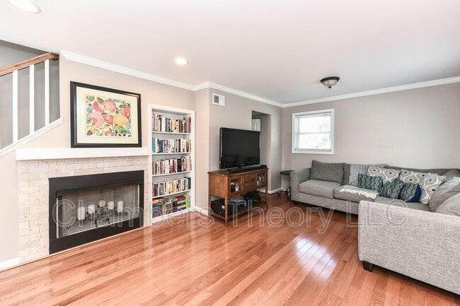 Photo - 1033 S Edison St