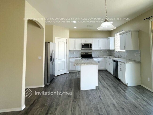 Photo - 17420 W Washington St