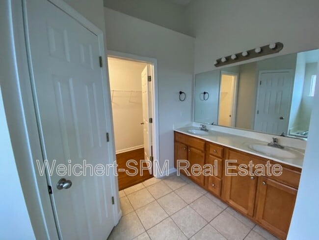 Photo - 325 Mossy Springs Dr