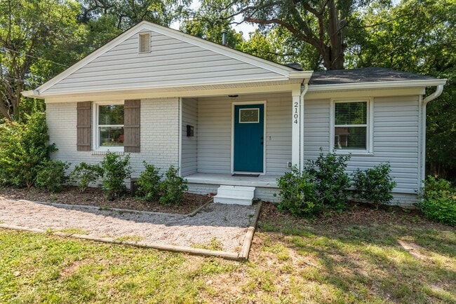 Photo - 2 Bedroom Ranch Style Home close to Downtown Raleigh
