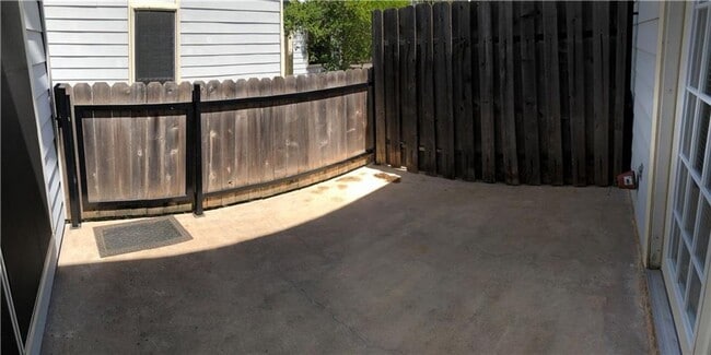 Photo - Large 2 bedroom townhome - Available early July