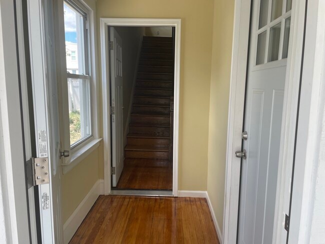 Building Photo - 44 Inman Pl Unit 2nd floor Rental
