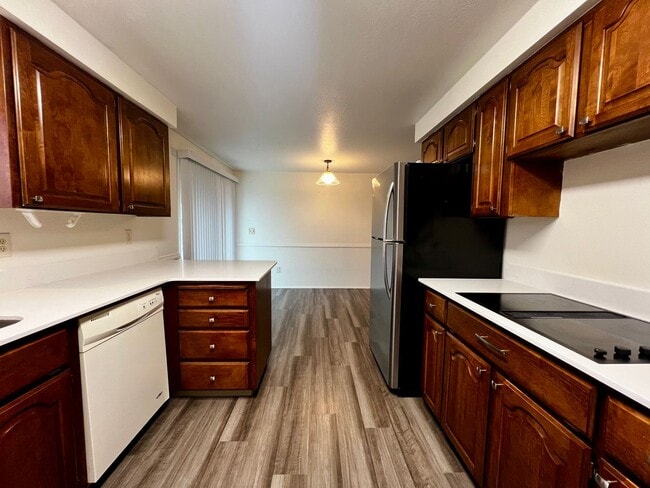 Building Photo - K1110 Unit B