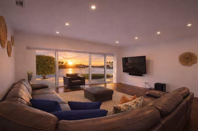 Photo - 3018 NE 26th St