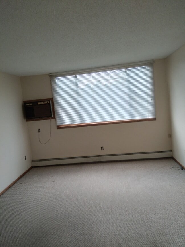 Photo - Kaeding Apartments - 315 Unit 5