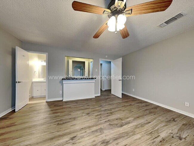 Photo - 4915 Chilton Dr