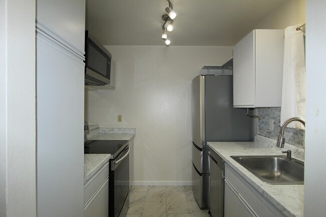 92-1021-1021 Nou St