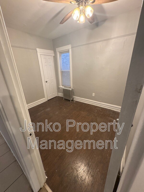 7132 S Ingleside Ave Unit 2