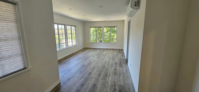 Building Photo - 3622 Stancrest Dr Unit 3 Rental