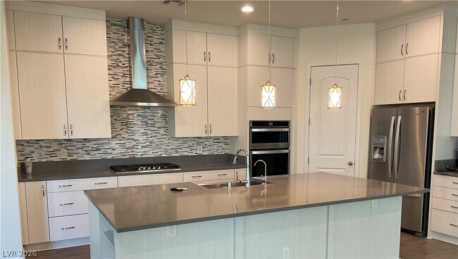 Photo - 80 Strada Caruso