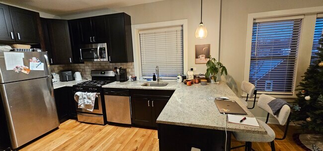 Photo - 2211 W Eastwood Ave Unidad 2205-3E