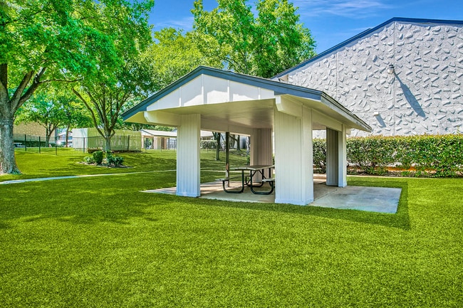 Photo - Spring Valley Apartments