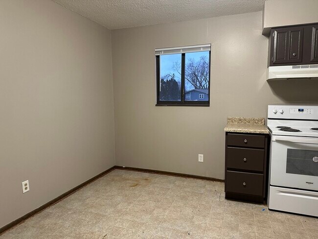 Photo - 116 Harbet Ave NW Unidad #4