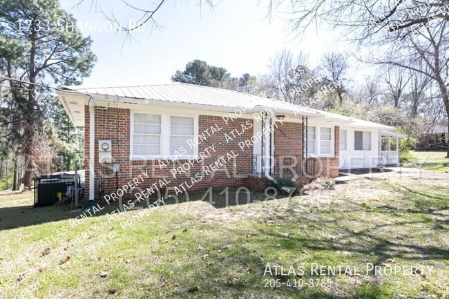 Photo - 1733 Shannon Rd