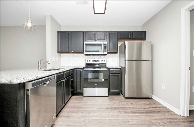 Photo - Charming 1 Bedroom/1 Bathroom Condo - Newl...