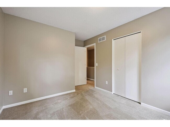 Building Photo - 9351 Polaris Ln N Rental