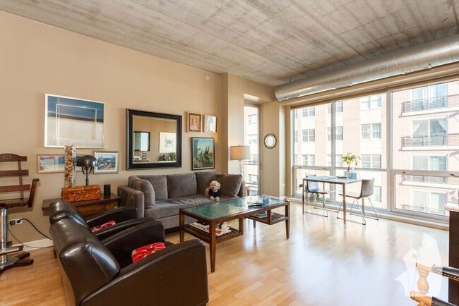 Photo - 845 N Kingsbury St Unidad 514