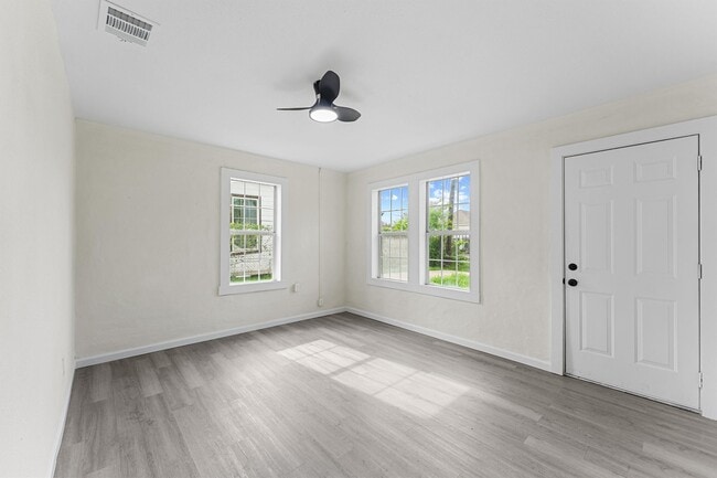 Photo - 4715 Engleford St