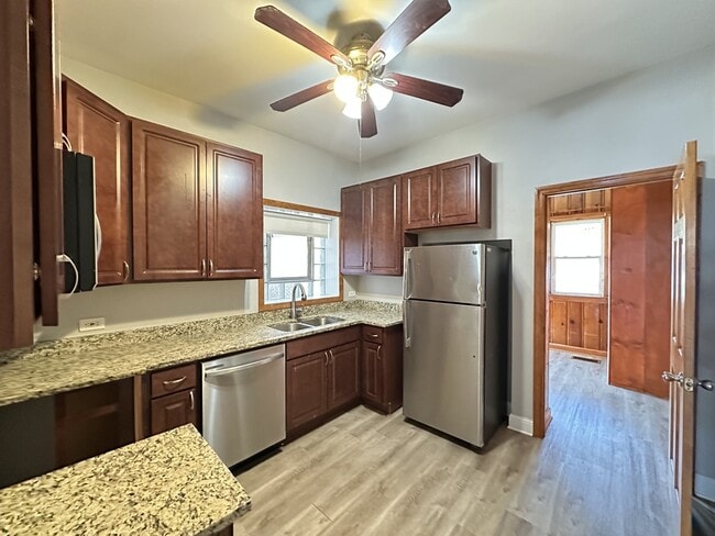 Building Photo - 3530 N Elston Ave Unit G09C Rental