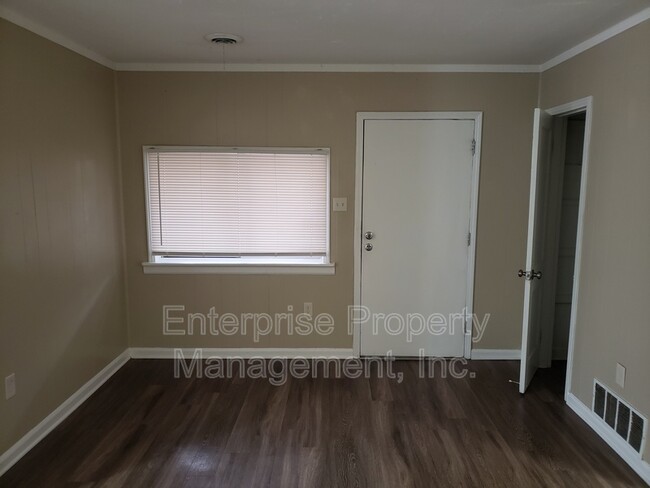 Photo - 3147 Northgate St