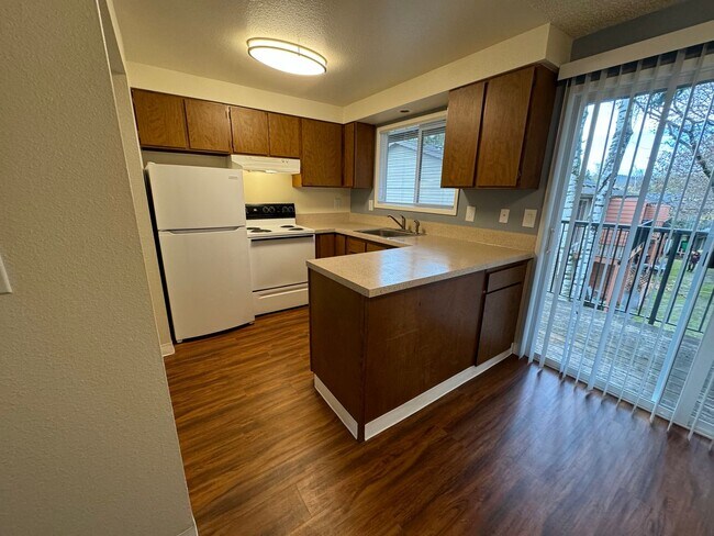 Photo - Village Monroe Apartments