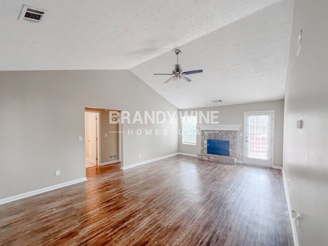 Photo - 371 Walker Dr