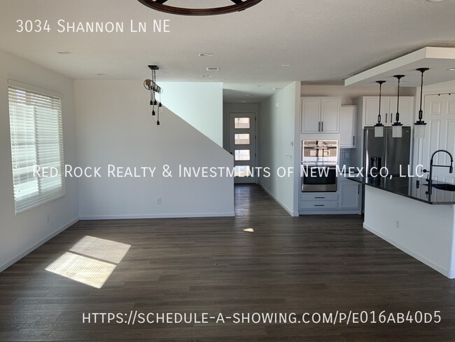 Photo - 3034 Shannon Ln NE