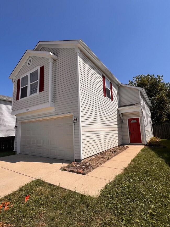 1209 Porchester Ln