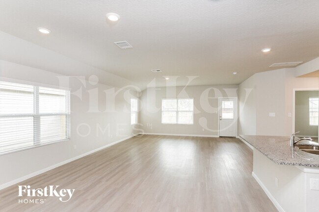 Photo - 14918 Bog Mill