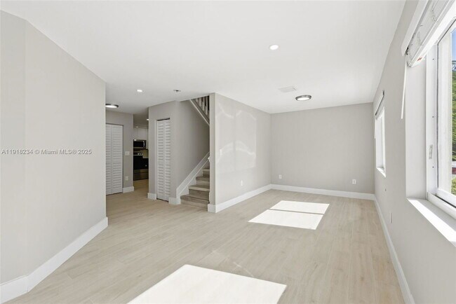 Photo - 11939 SW 218th St