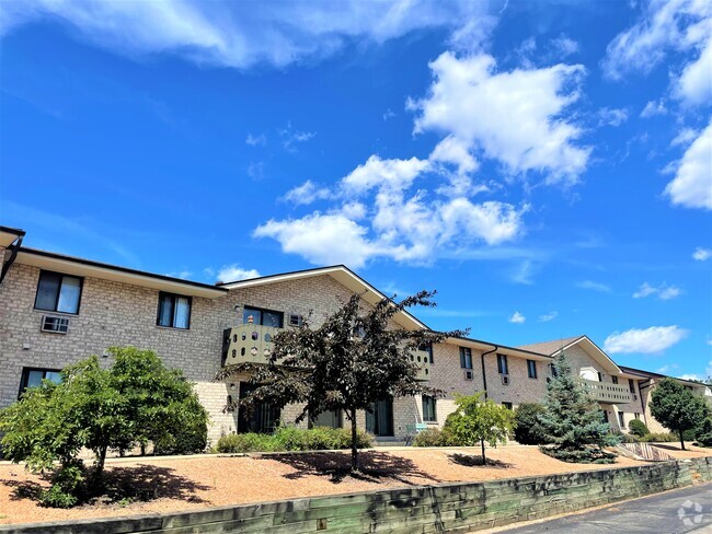 Building Photo - Central Park Apartments