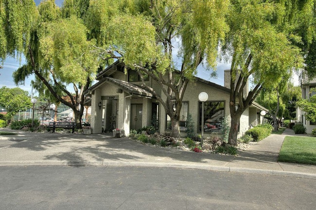 Meadow Ridge Apartments