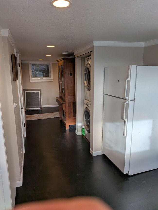 Kitchen to 2nd entry - 402 NE 40th St