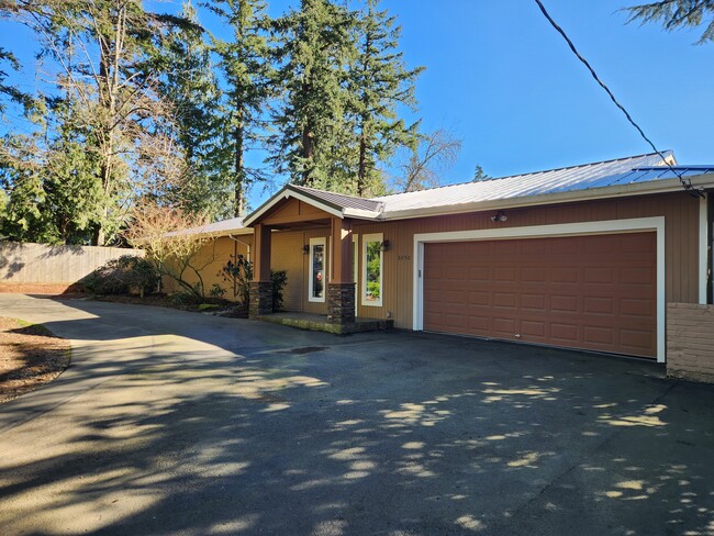 Building Photo - 6050 SW Taylors Ferry Rd