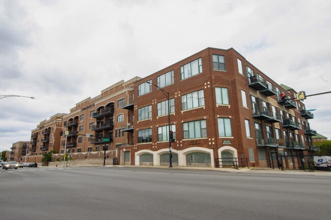 Photo - 2222 W Diversey Ave Condo Unit 301