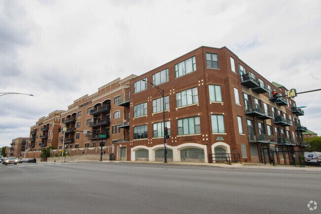 Building Photo - 2222 W Diversey Ave Unit 301 Rental