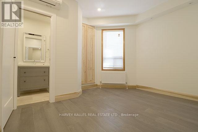 Photo - 488 Lansdowne Ave