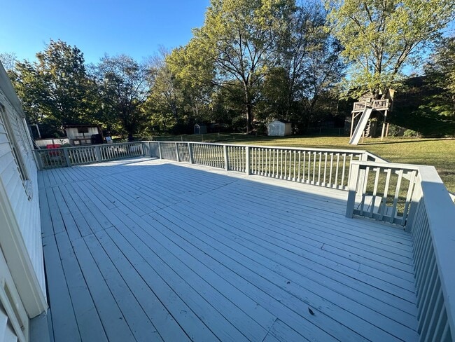 Photo - FOR LEASE - 3 bed, 2 bath, 1400 sqft single-family home